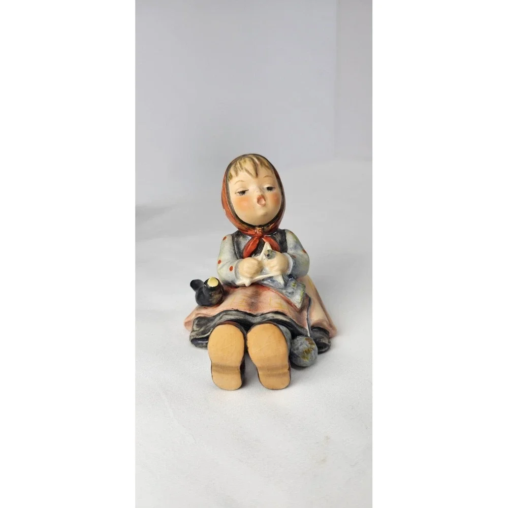 Vintage Goebel Hummel Happy Pastime #69‎ TMK-3 W. Germany Girl Bird Figurine